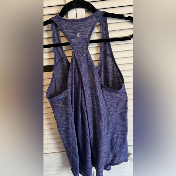 VGUC Lululemon Essential Tank Size 2 4 ? Emperor Blue Reverse Pleat Back Yoga - Picture 4 of 5